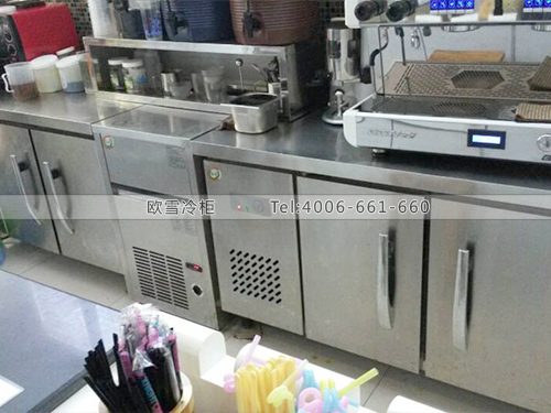 E033深圳宝安黑咖骑士咖啡店咖啡店工作台冷柜冰柜